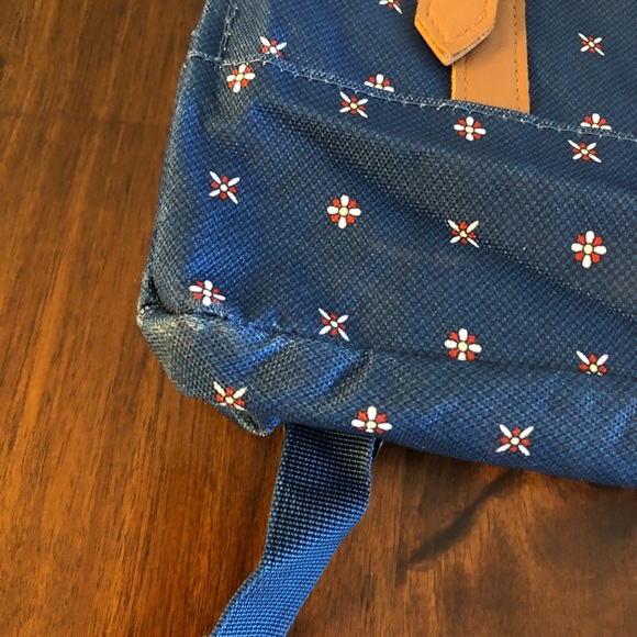 GREAT CONDITION Herschel Backpack - Picture 2 of 2